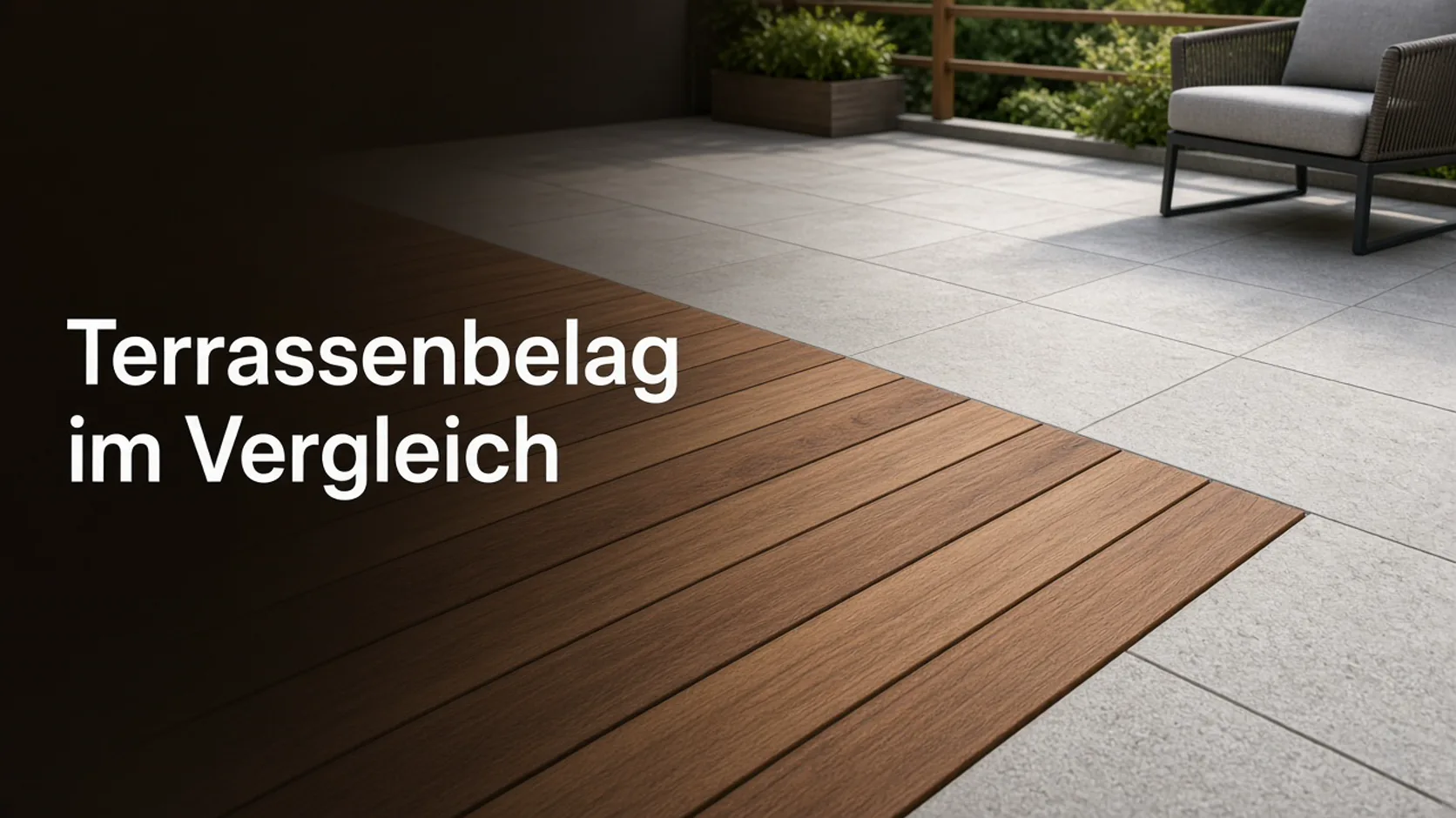 Terrasse mit Holzbohlen neben hellen Steinplatten